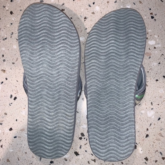 NEW! PEDI COUTURE Flip Flops 7 - Picture 2 of 2